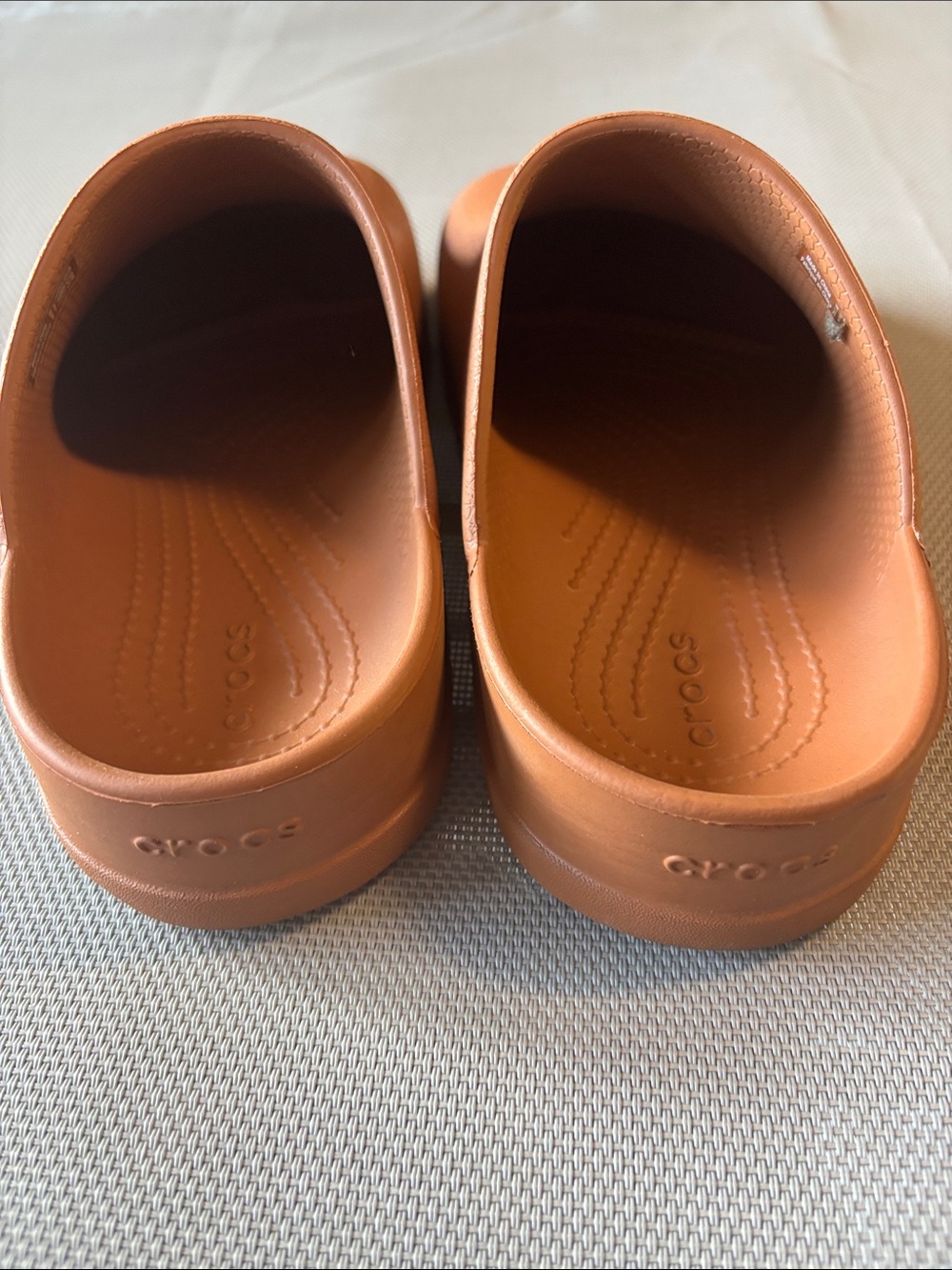 CROCS dylan Clogs in Chestnut Brown wms sz 6 like new - Picture 5 of 7